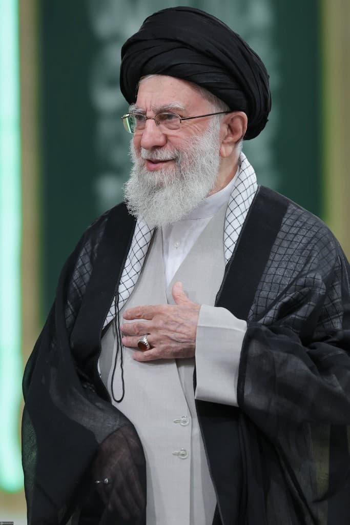 سماحة السيد الشهيد علي الحسيني الخامنئي (قده)